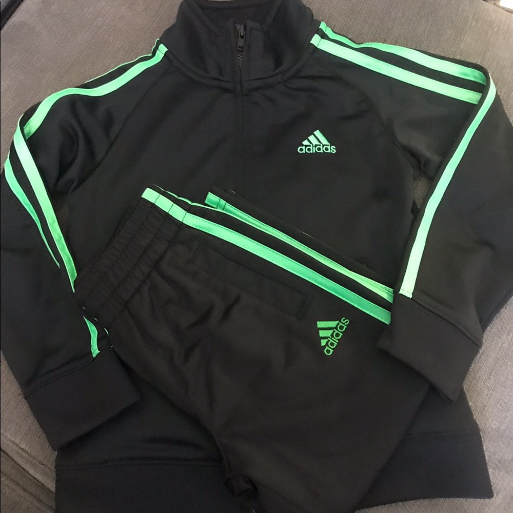 Boys Adidas 3t suit